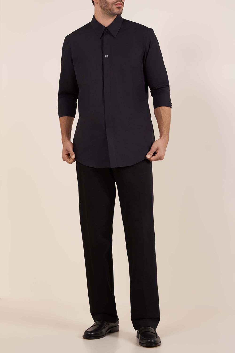 חולצת כפתורים